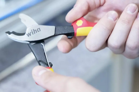 Wiha Kabelknipper 210mm Industrial electric  met in- en uitschakelbare openingsveer