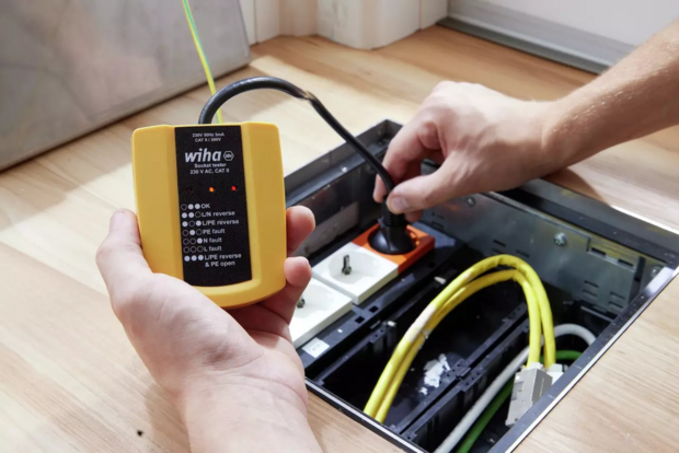 Wiha contactdoostester 230V AC CAT II (45220)