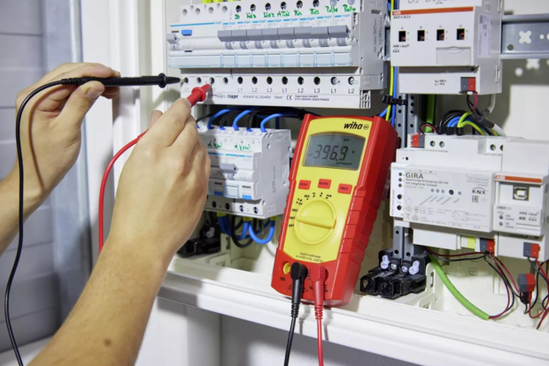 Wiha digitale multimeter tot 600 V AC, CAT IV